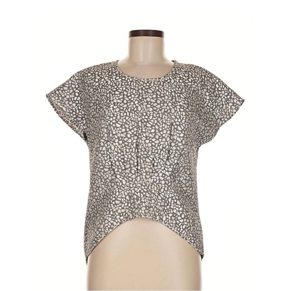 Abbey Glass Tops - Chic Gray Patterned Women's Top